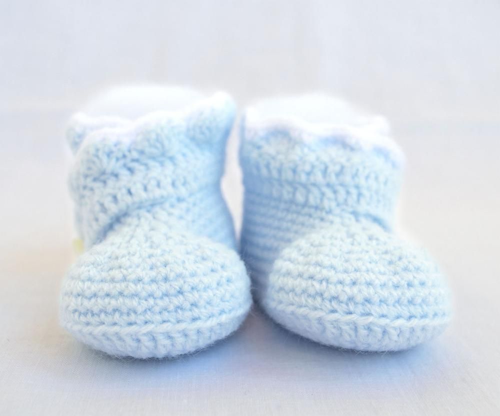 Patucos crochet bebe lana celeste regalo recien nacido